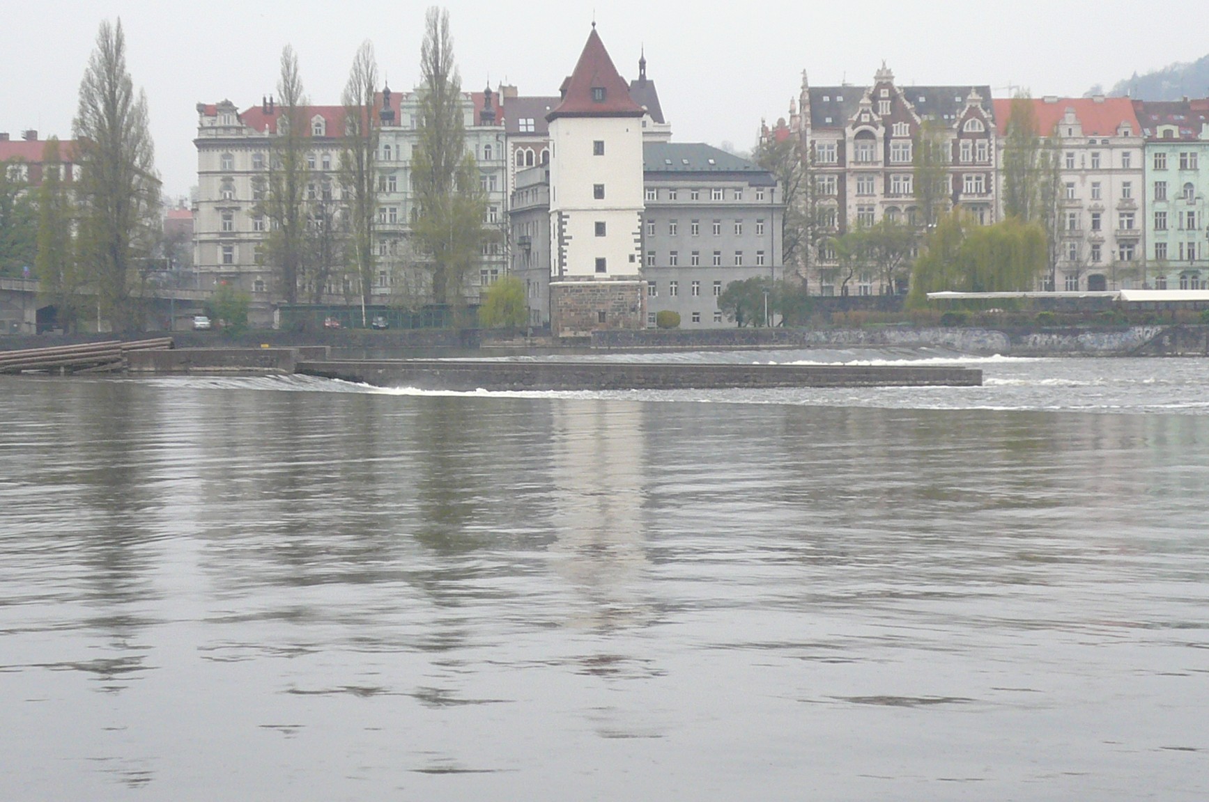 CAL 2008 04 Studna jez za vecera septa 19